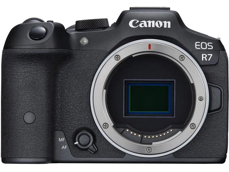 Canon EOS R7 body + adapter EF-EOS R