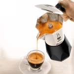 Kawiarka Bialetti New Brikka 2tz Srebrno-czarna - Silver and black