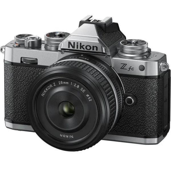Aparat Nikon Z fc + 28mm f/2.8 SE