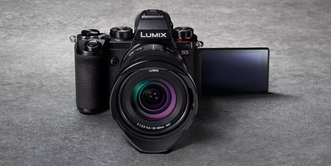 aparat-panasonic-lumix-s5-20-60mm-f-3-5-5-6-85mm-f-1-8-dc-s5ks85kit