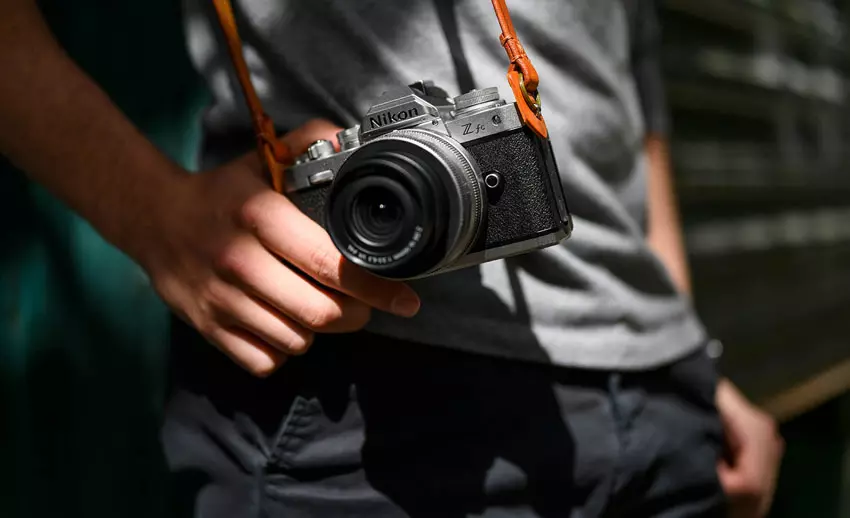 Aparat Nikon Z fc + DX 16-50mm f/3.5-6.3 VR Zestaw vlogera
