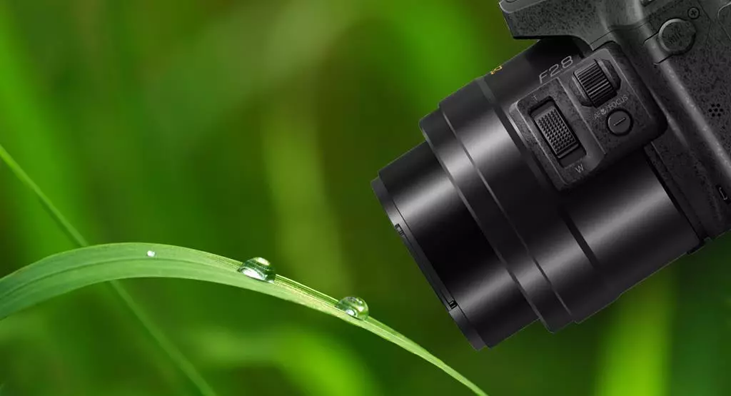 Aparat Panasonic Lumix DMC-FZ300