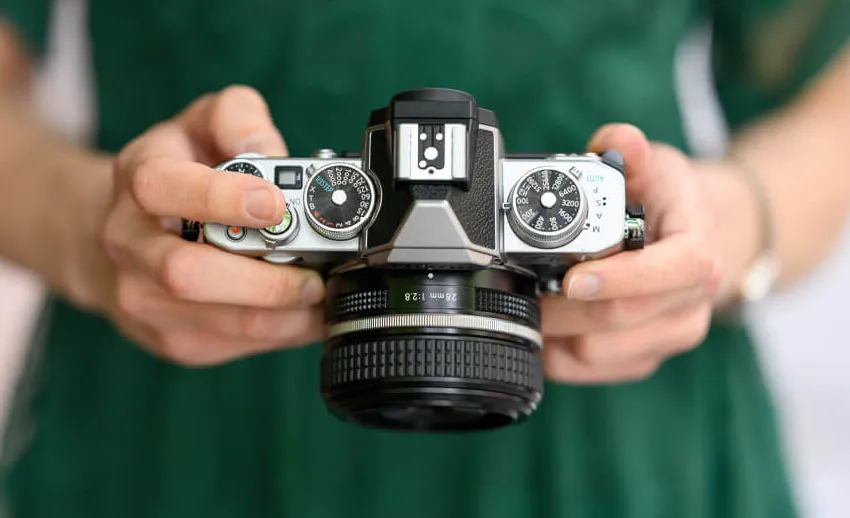 Aparat Nikon Z fc + 28mm f/2.8 SE