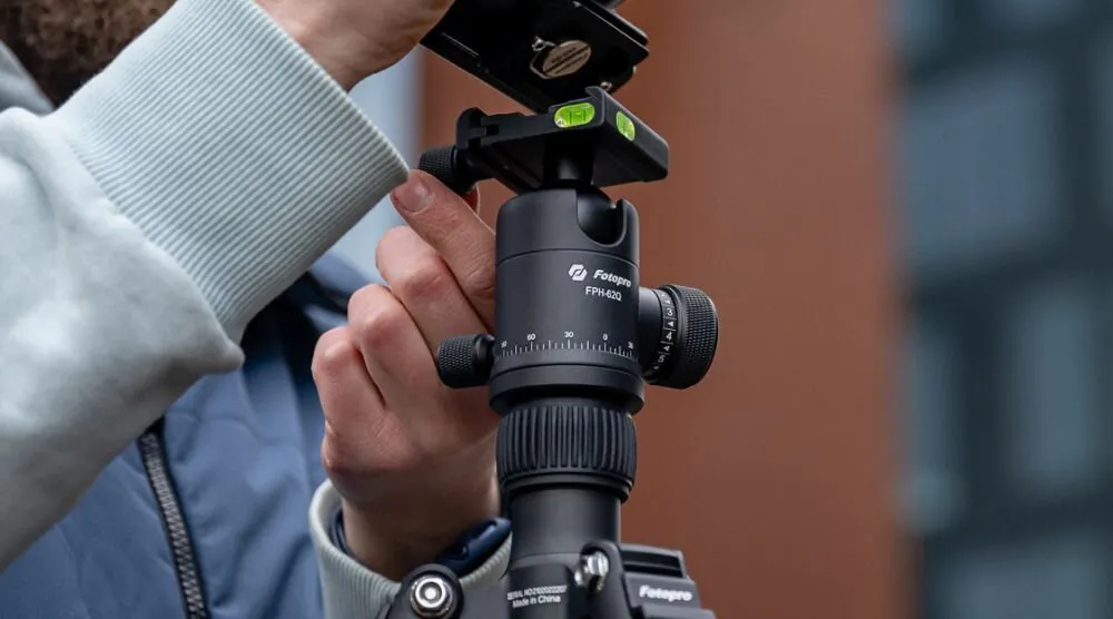 Statyw Fotopro X-go Predator z głowicą kulową
