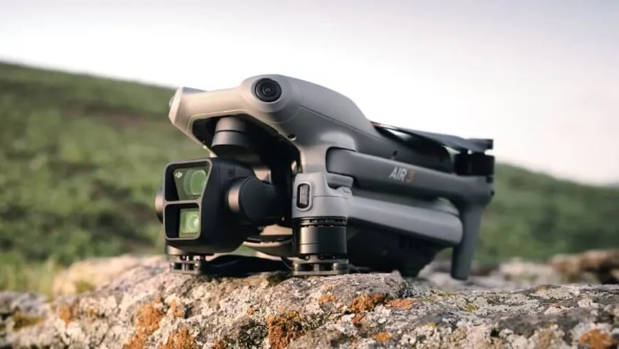 Dron DJI Air 3 Fly More Combo z kontrolerem DJI RC 2