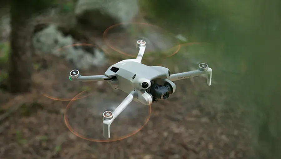 Dron DJI Mini 4 Pro Fly More Combo z kontrolerem RC 2