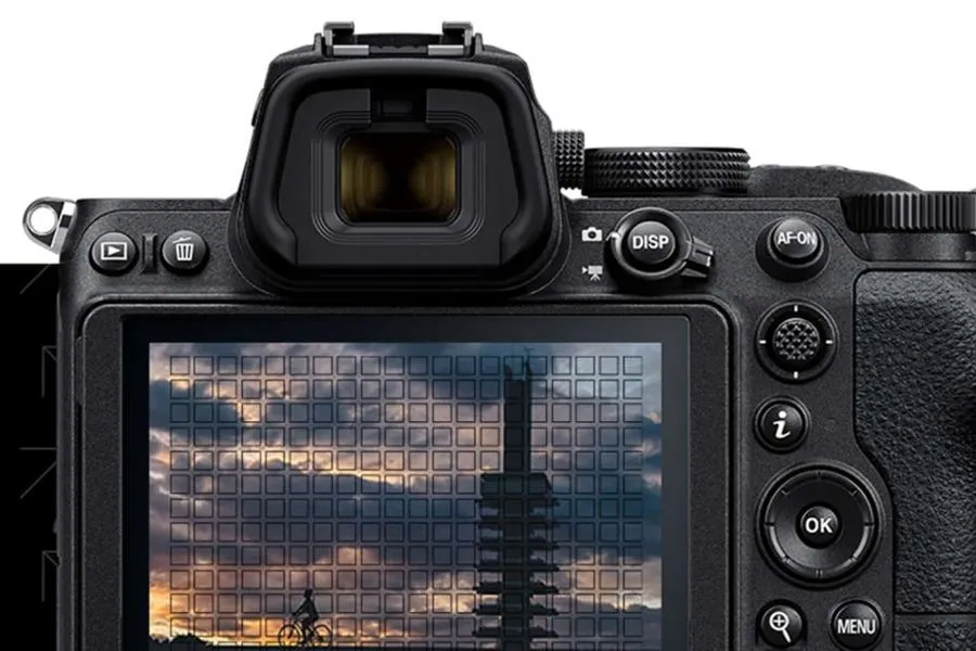 Aparat Nikon Z5 + Nikkor 24-200 mm f/4-6.3 VR
