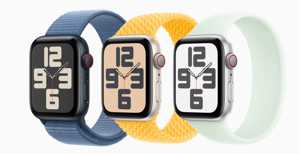 Apple Watch SE V2 GPS 40 mm koperta z aluminium w kolorze srebrnym z opaską sportową w kolorze zimowego błękitu